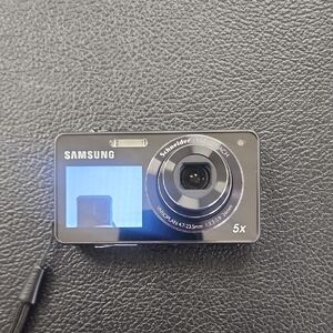 Samsung Black ST700 Digital Camera with 5x Optical Zoom
